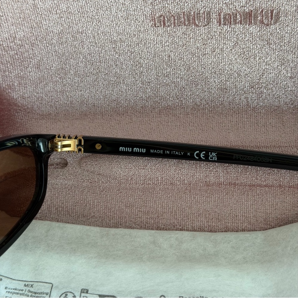 Miu Miu Regard sunglasses - authentic - Picture 6 of 9